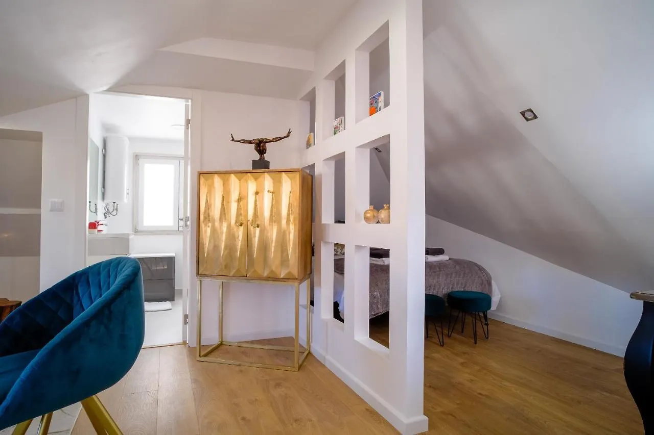 Good Karma - Bright And Sophisticated Apartment With Balcony Lisbon 0*,  Portugal
