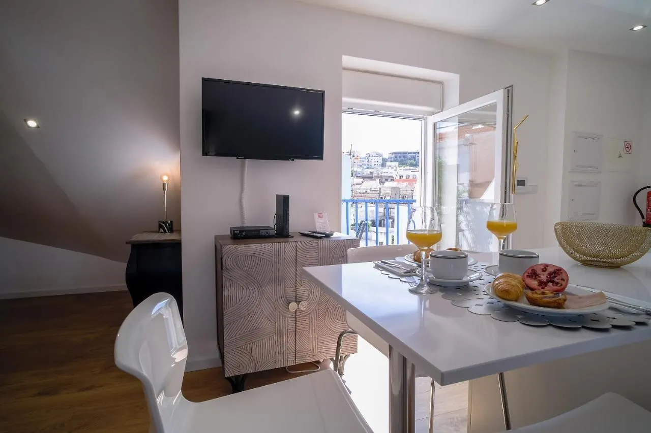 Good Karma - Bright And Sophisticated Apartment With Balcony Lisbon Portugal