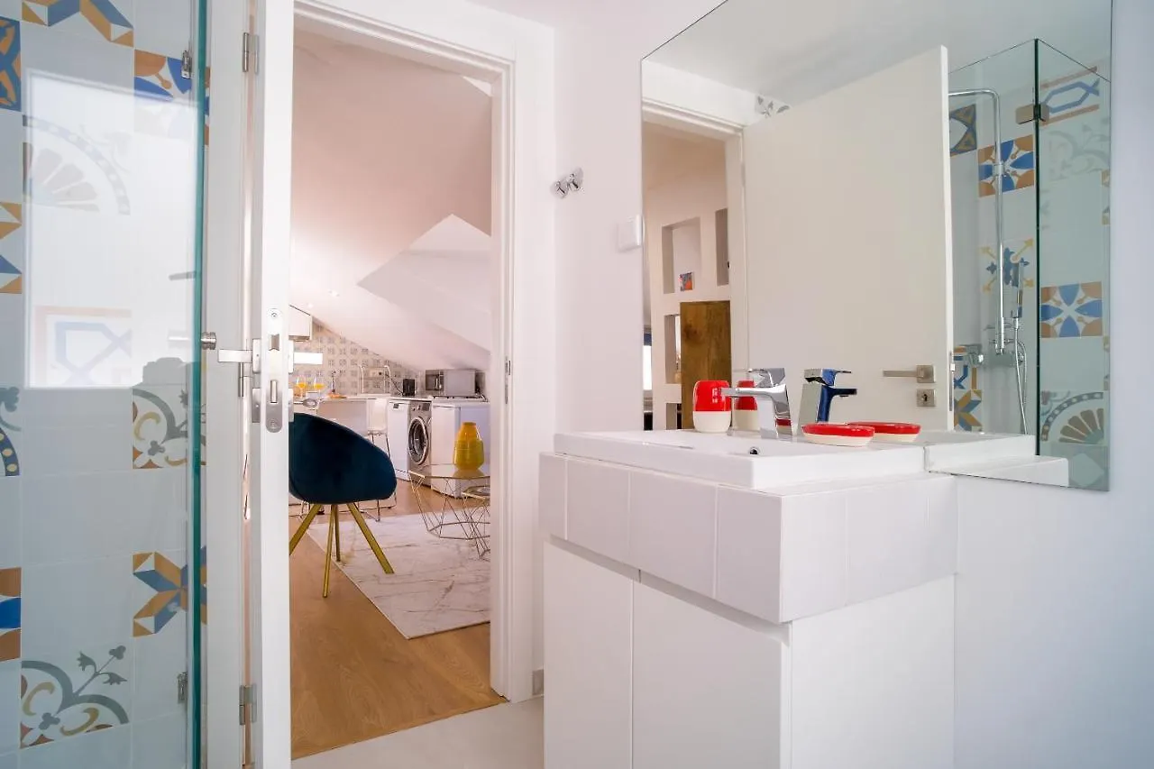 Good Karma - Bright And Sophisticated Apartment With Balcony Lisbon Portugal