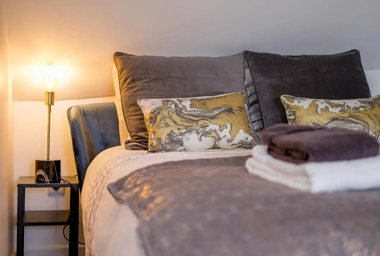 Good Karma - Bright And Sophisticated Apartment With Balcony Lisbon