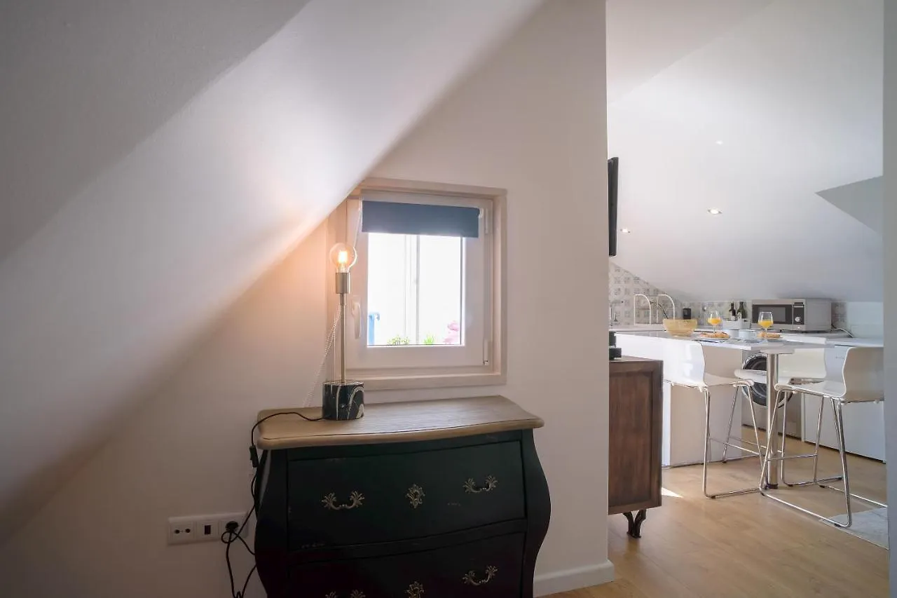 Good Karma - Bright And Sophisticated Apartment With Balcony Lisbon